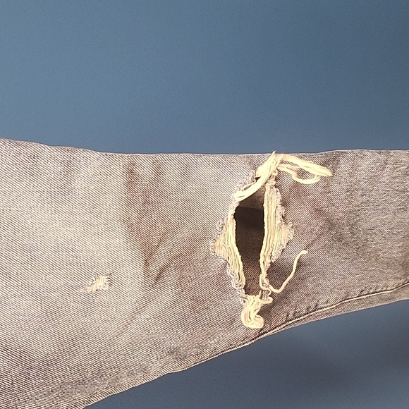 Premium Levi's Skinny Distressed Jeans EUC - Picture 6 of 11